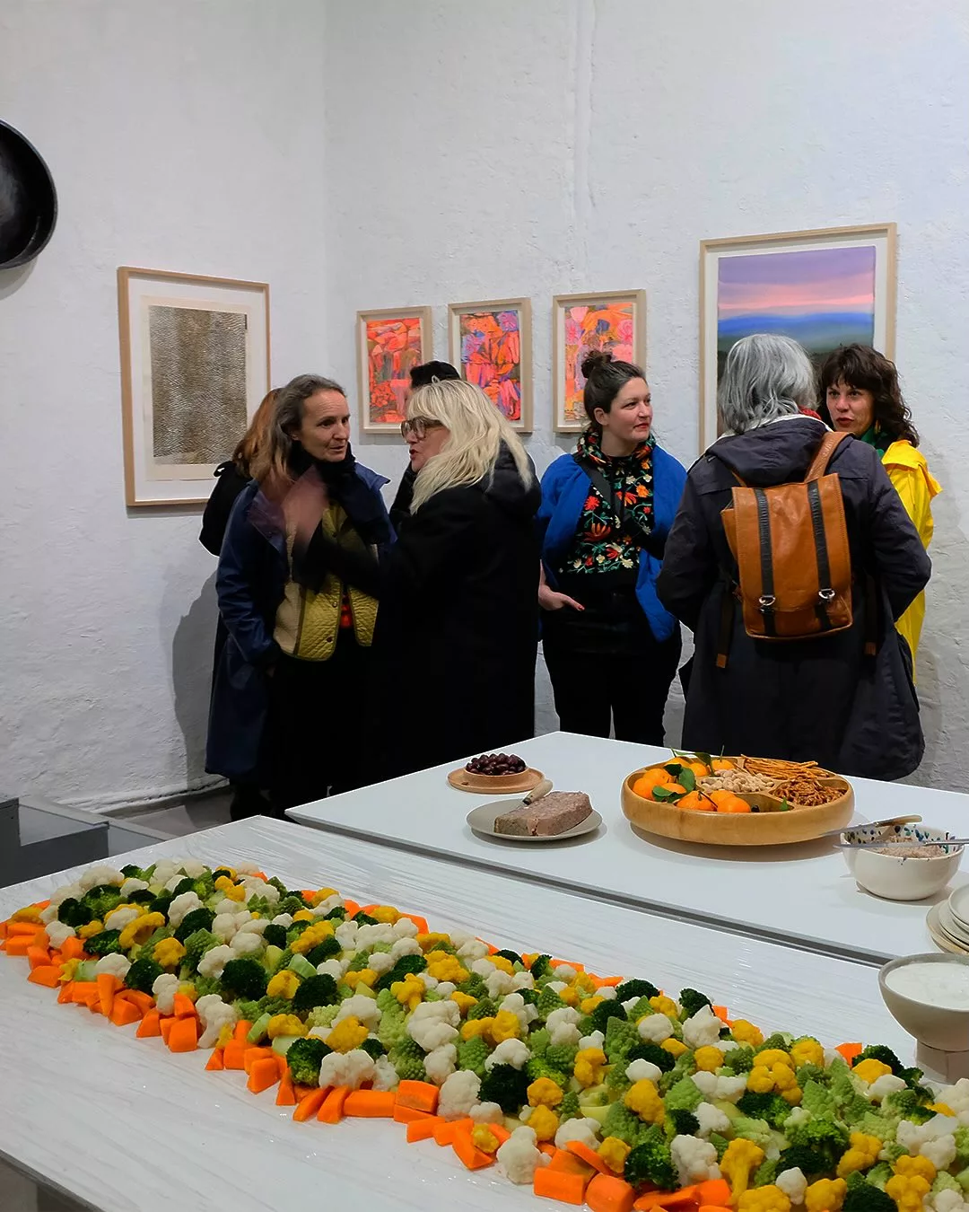 Retour en images sur la fête d’anniversaire des 10 ans de la Galerie MIRA, merci à toutes et tous !
Eva Oscar & Jule !
Galerie MIRA fête ses 10 ans !
Exposition collective 04.12.25 - 31.01.26
@ferreol_babin @paulinebarzilai @barreaucharbonnet @j_bertrand_dhy @elsa_boch @magalicazo @bonnie_colin @sylvaindescazot @helene_delepine_artwork @helene_duclos @esnaultdenis @makiko_furuichi @irma_kalt_ @_jerome.maillet @morabitosergio_ @helenemorbu @luc_leblanc_ @nattosito @marta_orzel @piresdarocha @geoffroypithon @atelierpolyhedre @emeric_21 @valfretin @_versants
