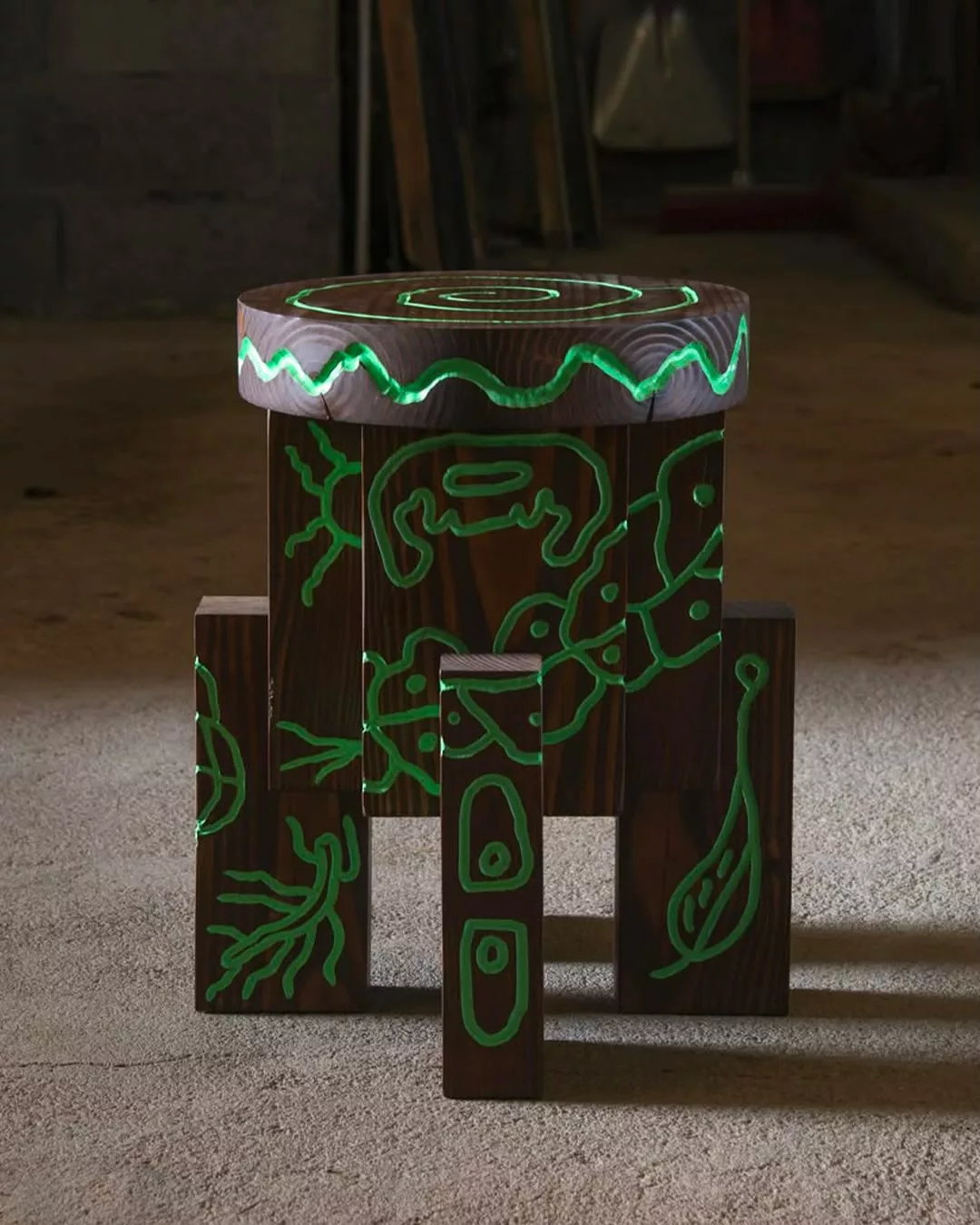 ABSTRAL CLAUSTRA
Peinture & bois sculpté
 
@barreaucharbonnet & @superterrain
 
Exposition 26.06 - 12.09.26 
RDV ART @levoyageanantes 2026
  
Cet évènement explore les liens entre art, artisanat et création contemporaine, mêlant peinture et bois sculpté, où se répondent deux univers artistiques complémentaires.
▪️Mérostome @barreaucharbonnet 
Bois douglas sculpté 
Brou de noix, peinture, vernis 38x38x45 cm
▪️ABSTRAL CLAUSTRA #4 
@barreaucharbonnet & @superterrain 
Bois douglas sculpté 
Brou de noix, peinture, vernis 
Peinture sur papier maroufflé sur bois 
64x56 cm  ABSTRAL CLAUSTRA #2 
@barreaucharbonnet & @superterrain 
Bois douglas sculpté Brou de noix, vernis 
Peinture sur papier maroufflé sur bois 
64x56 cm
 Galerie MIRA, 1bis rue Voltaire, Nantes
@galerie_mira_nantes  Photos 1 à 4 @Nicolas Barreau