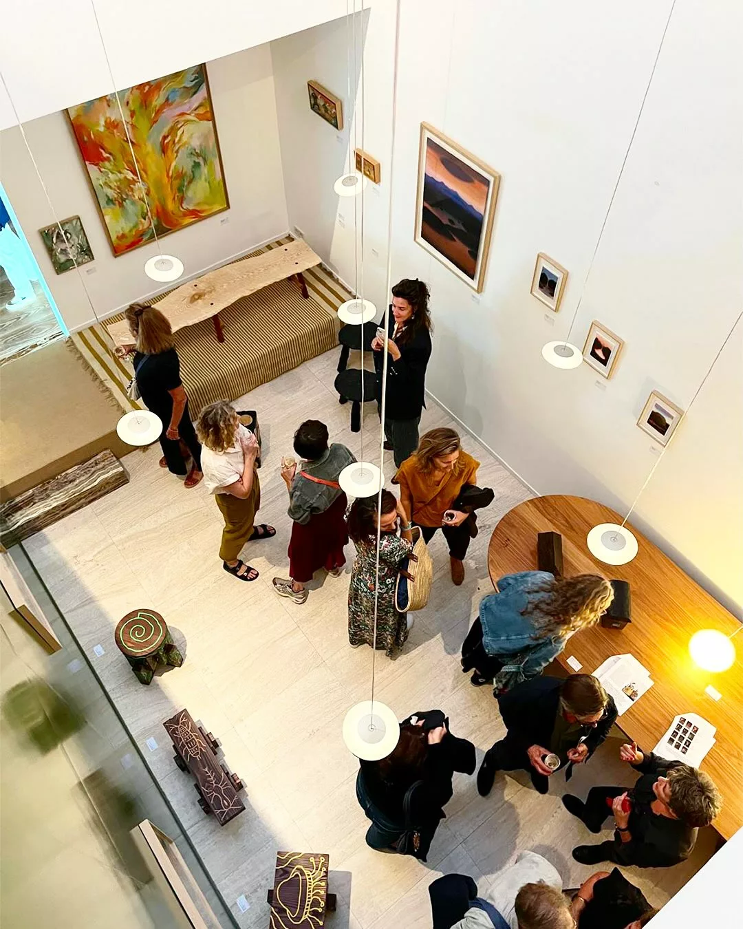 LA CULTURE A HORREUR DU VIDE
✨ MIRA - Hors les murs ✨
🌝 9 au 19 septembre 2026 🌚
🍀 12 rue Murillo, París 8
🍄 A2376B, 3ème étage
Reour en image sur la formidable soirée de 🥂 Vernissage 🥨
Un grand MERCI à @alexlepageparis 
@ferreol_babin @makiko_furuichi @barreaucharbonnet @magalicazo 
@sylvaindescazot @valfretin Cyprien 
 
Pour cet événement Hors les murs, nous avons sélectionné des artistes et designers, dont les œuvres d’art et d’artisanat d’art - collectionnées par @alexlepageparis Alexandra Lepage - dialogueront avec celles de nos confrères galeristes, et résonneront avec l’espace du duplex parisien Monzo et la canopée du parc Monceau.