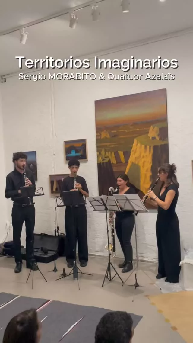 Retour en images sur la performance 
TERRTORIOS IMAGINARIOS 
avec @morabitosergio_ et le @quatuor_azalais 
Merci à Sergio MORABITO, aux musiciens : Dante DI ROSA, Kolia PARIENTE, Maëlys BRINETTE et au public !!
L’exposition se poursuit à la galerie MIRA jusqu’au 24 novembre, vous pourrez y découvrir les 5 grands formats à l’encre que Sergio MORABITO a réalisé pendant la performance !!
@galerie_mira_nantes 
1bis rue Voltaire Nantes 
Images & montage Félix PIÑON BD